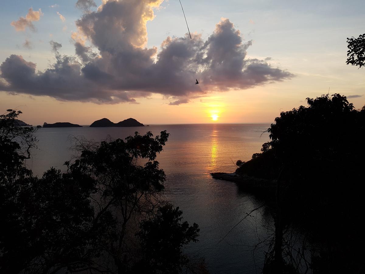 Sunny Island Resort (Adults Only) Эль-Нидо Экстерьер фото